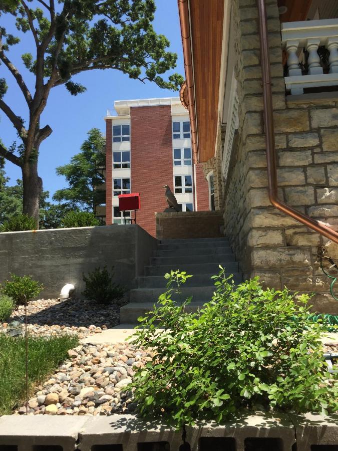 Historical Oscar Lofquist House In The Heart Of Des Moines Apartment ภายนอก รูปภาพ